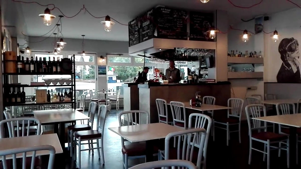 L'idrovolante Cafe-2